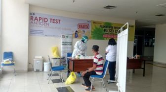 5 Penumpang di Terminal Pulo Gebang Positif Covid-19, Dibawa ke Wisma Atlet