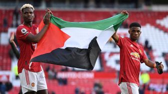 Paul Pogba Kibarkan Bendera Palestina di Old Trafford