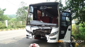 Kecelakaan Maut di Tol Cipularang, Bus Primajasa Terguling di Purwakarta