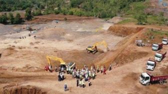 Dapat Kompensasi Lahan, Warga Desa Kaleko' Mara Ramai-ramai Beli Mobil