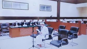 Pembelaan Habib Rizieq: Kasus Saya Bukan Kasus Hukum, Tapi Dendam Politik!