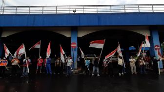 Bikin Merinding, Penumpang hingga Pegawai Terminal Tirtonadi Kompak Nyanyikan Indonesia Raya