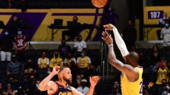 Lakers vs Warriors: Menang, LeBron James Cs Lolos Play-off NBA