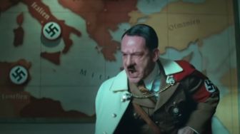 Viral Warung Makan Pajang Foto Hitler, Publik Takut Salah Masuk Ruangan
