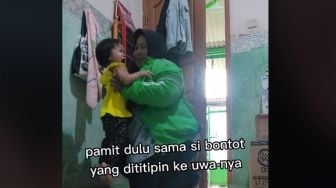 Inspiratif! Ayah Ibu dan Anak Kompak Jadi Driver Ojol, Kisahnya Bikin Salut