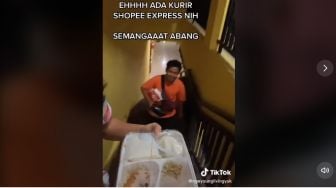 Sampai Ngos-ngosan Antar Paket ke Lantai 5 Kost, Kurir: Berasa Naik Gunung