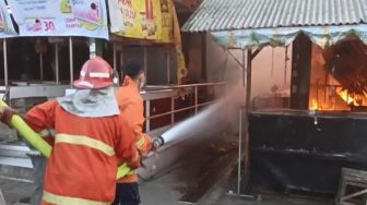 Api Memangsa Pasar Lelateng di Jembrana Bali, Satu Los Habis Terbakar