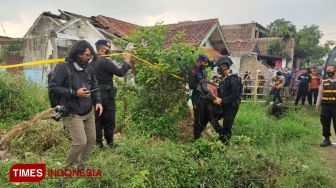 Warga Bandung Temukan Granat Nanas Saat Bersih-bersih Tempat Sampah