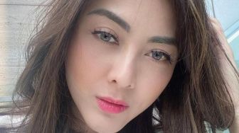 Rumah Tangganya Dikabarkan Retak, Postingan Istri Jonathan Frizzy Disorot