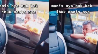 S3 Marketing! Aksi Jualan Nanas Anak Jalanan Ini Bikin Ibu Klepek-klepek