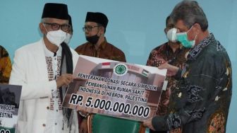 Bangun Rumah Sakit di Palestina, MUI Serahkan Bantuan Rp19,3 Miliar