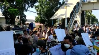 Aksi Tuntut Pembebasan 2 Tapol Papua Dipaksa Bubar oleh Gerombolan Ormas