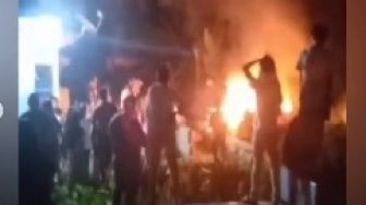 Viral Detik-detik Warga Bakar Makam Jenazah Covid-19 di Padang Sidempuan