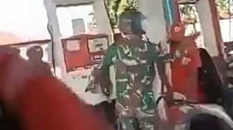 Viral Oknum Berseragam TNI Ogah Mengantre, Pukul Petugas SPBU