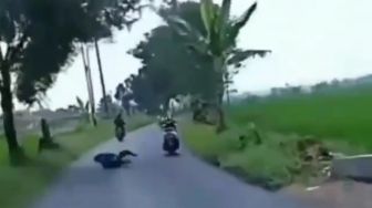 Viral Pemotor Ugal-ugalan dan Free Style di Jalan Pekalongan, Polisi Buru Pelaku