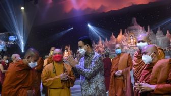 Di Depan Para Biksu, Anies: Selamat Hari Raya Waisak untuk Umat Buddha