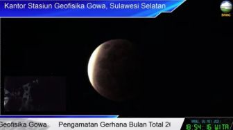 Penampakan Gerhana Bulan di Makassar: Sudah Tertutup 90 Persen