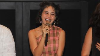 Penyanyi Andien Aisyah ketika ditemui saat acara perilisan single dan film pendek terbarunya 'Selamat Jalan Kekasihku' di Senopati, Jakarta Selatan, Jumat (28/5/2021). [Suara.com/Alfian Winanto]