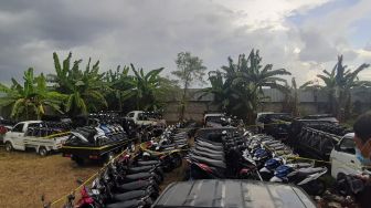 Ngeri! Akan Dikirim ke TImor Leste, Polda Jateng Amankan 11 Kontainer Berisi Kendaraan Bodong