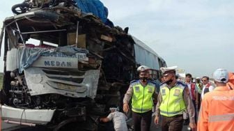 Tabrakan Maut 2 Bus di Tol Pekanbaru-Dumai, Polisi Ungkap Penyebabnya