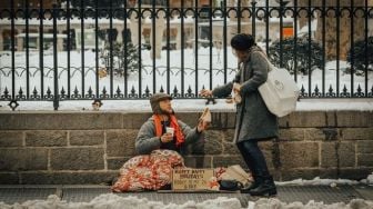 Viral Bocah Penjual Makanan Beri Sedekah Diam-diam untuk Pesantren, Aksinya Tuai Pujian