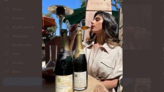 Kecam Aksi Israel, Mia Khalifa Pamer Foto Minum Wine Sambil Bilang Begini