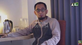 Puasa Tapi Tak Jalankan Sholat, Ustadz Adi Hidayat: Allah Tak Butuh Puasanya