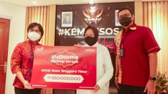 IndiHome Serahkan Donasi Pelanggan untuk Masyarakat NTT melalui Kemensos