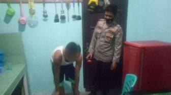 Lakukan Penggeledahan, Polisi Temukan 2 Jerigen Cap Tikus di Rumah Warga
