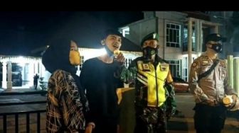Pasangan Kekasih Pilih Bernyanyi daripada Push Up saat Razia Masker