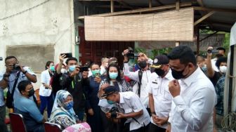 Tracing Covid-19, Bobby Nasution Tinjau Langsung Swab 150 Warga