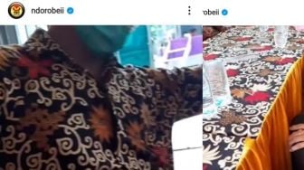 Viral Lelaki Pakai Batik Mirip Taplak Meja, Warganet: Couple Sama Taplak