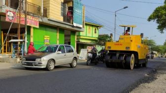 Sabar! Jalan Rusak di Jember Baru Akan Diperbaiki Pertengahan Juni