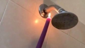 Viral Pemanas Air Kearifan Lokal Pakai Lilin, 'Mau Mandi Sambil Ngepet'