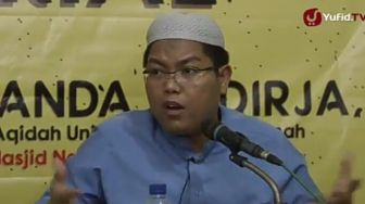 Ustadz Firanda Andirja Ditolak Ceramah di Masjid Agung Ummul Quraa Kabupaten Wajo