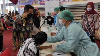 Kemenkes Ungkap Vaksinasi Covid-19 untuk Guru di Aceh Baru 1 Persen