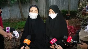 Mulia Banget, Oki Setiana Dewi Relakan Rumah Ayahnya Buat Amal