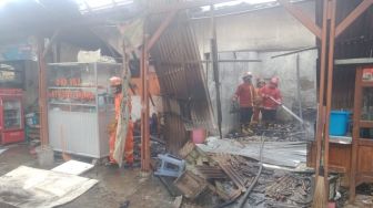 Disdamkar Ralat Kronologis dan Jumlah Korban Kebakaran 5 Kios di Bekasi