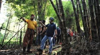 Peringati Hari Lingkungan Hidup, Anies Tanam Bambu dan Kayu Putih di Kali Pesanggrahan