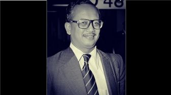 Jenazah Eks Menteri Luar Negeri Mochtar Kusumaatmadja akan Dimakamkan di TMP Kalibata
