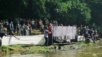KLHK Lepasliarkan 3 Individu Berang-Berang di Sungai Ciliwung
