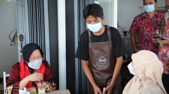 Dukung Ubah Perilaku Remaja Milenial, Mensos Risma: Ajak Dialog dan Dengarlah!