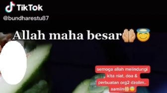 Masak Sambil Dengar Murottal, Ibu Syok Belah Labu Isinya Benda Menggeliat