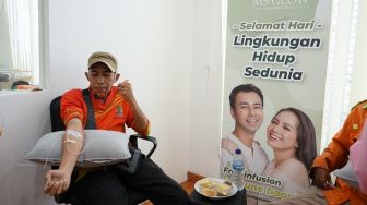 Juragan 99 Foundation Gratiskan Infus Immune Booster untuk Petugas Kebersihan