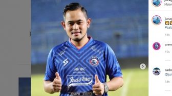 Royal Abis! 6 Hal Tak Terduga Dilakukan Presiden Arema FC Gilang Widya Pramana