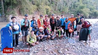 Mahapeka UIN Sunan Gunung Jati Bandung Arungi Sungai Ciwulan