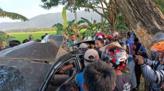 5 Mahasiswa Universitas Halu Oleo Meninggal, Mobil Avanza Pecah Ban dan Tabrak Pohon