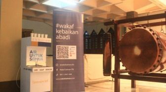 Unik! Masjid Raya Bandung Kini Punya Mesin Air Minum Gratis