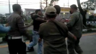 Viral! Pria Madura Ini Tantang Duel Aparat Saat Dites Swab Antigen di Suramadu