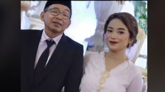 7 Potret Keakraban Jarwo Kwat dan Anak, Cinta Pertama Sang Putri